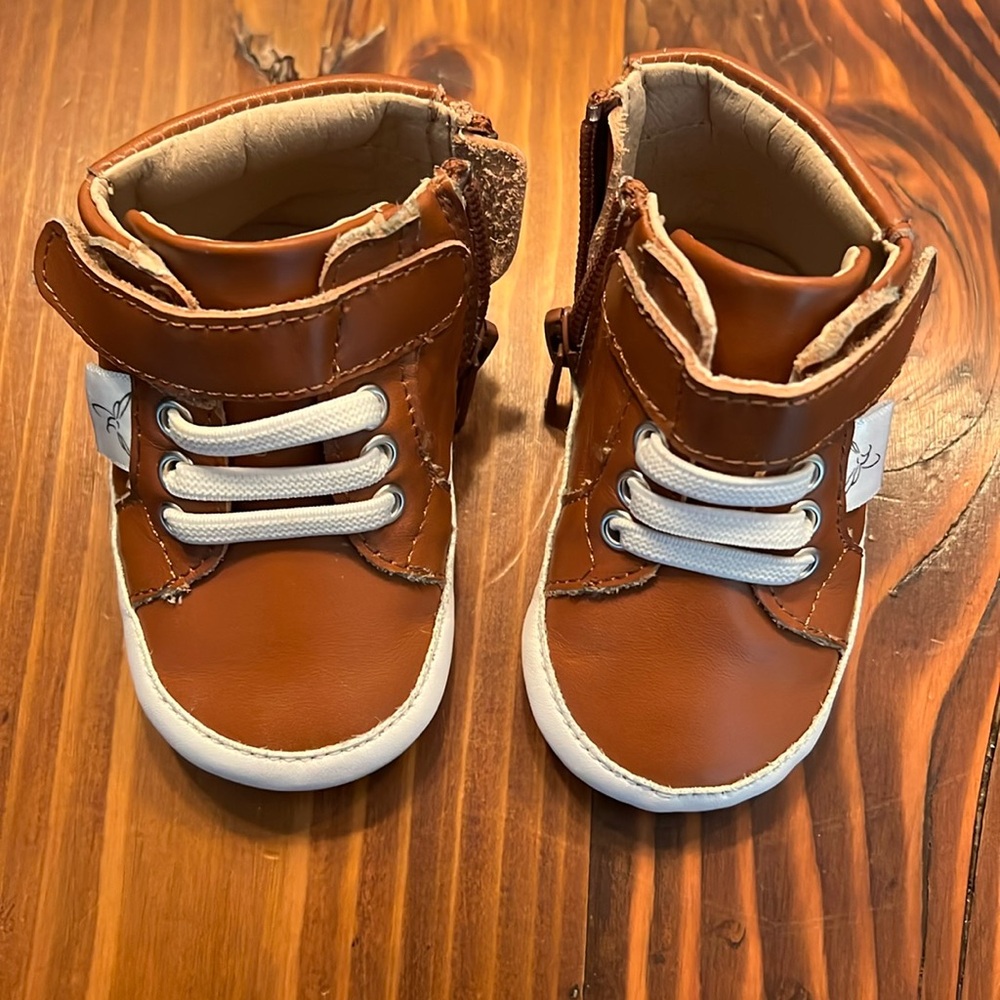 Little Love Bug, Camel High Top, size 3